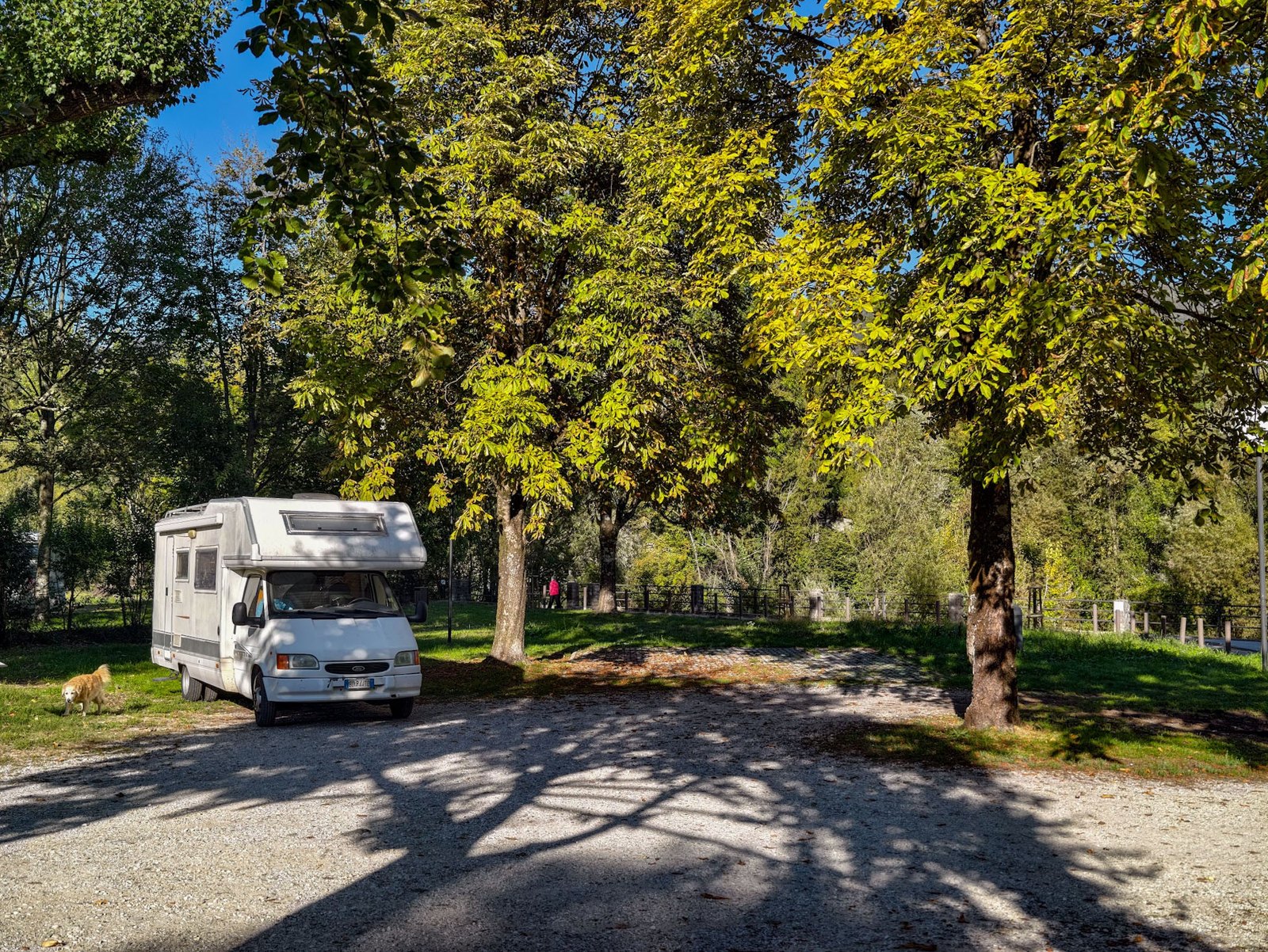 Piazzola all'ombra nell'area sosta camper di Tarcento