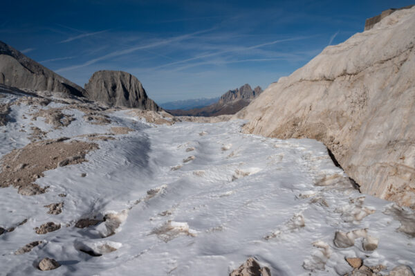 Lago di Fedaia al rifugio Pian dei Fiacconi